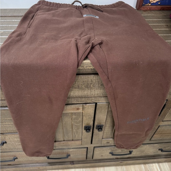 Essentials Sweatpants - Picture 3 of 3